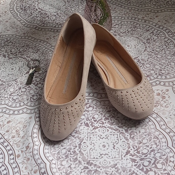 NWOT New Directions studded flats - Picture 3 of 15